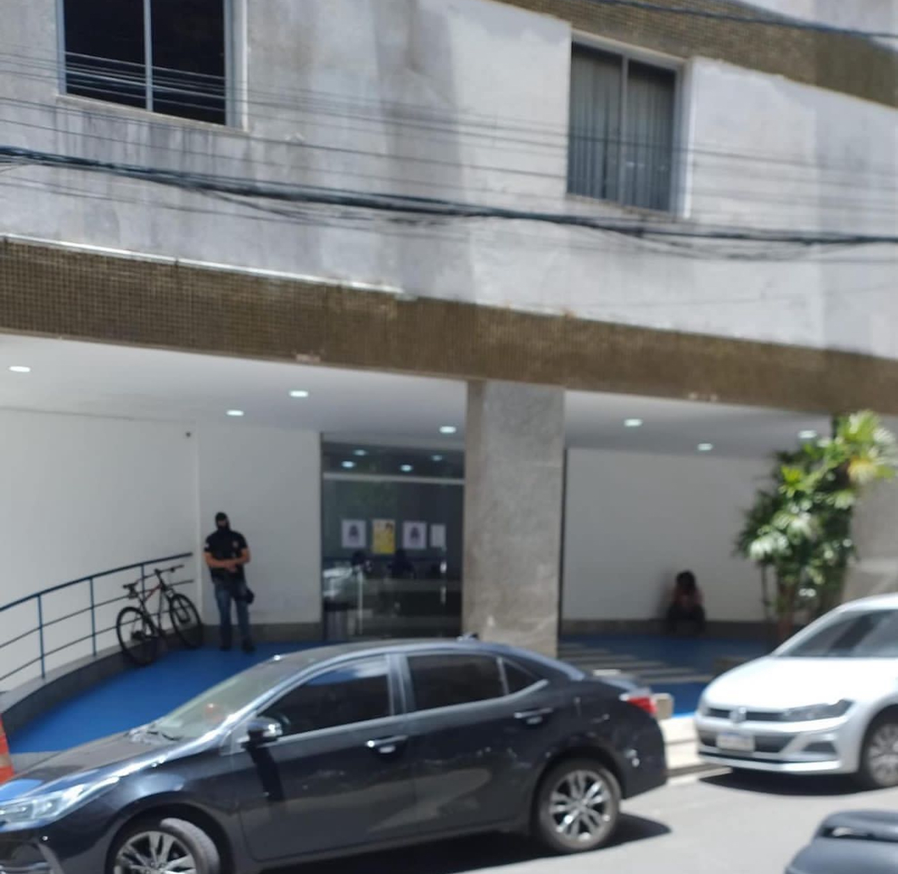 Polícia cumprindo mandados na Câmara Municipal de Salvador - Foto: Reprodução