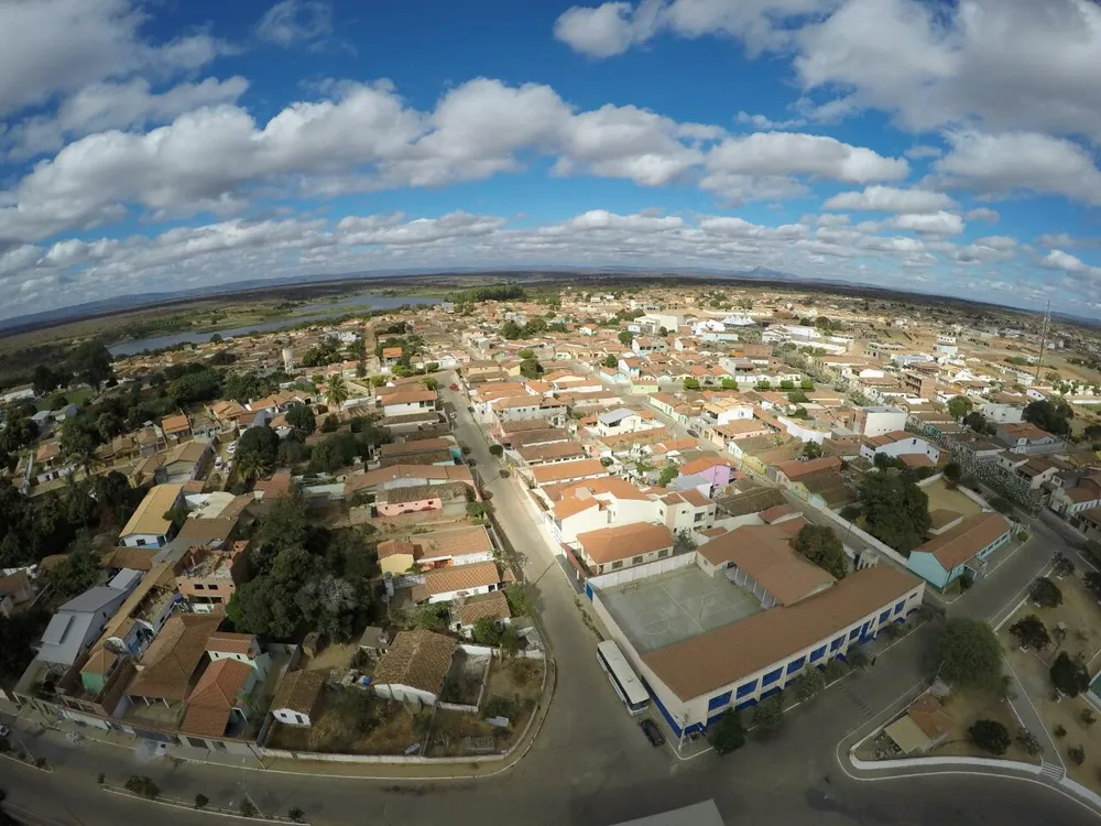 Imagem aérea da cidade de Condeúba, na Bahia, onde ocorreu o caso - Foto: Prefeitura de Condeúba